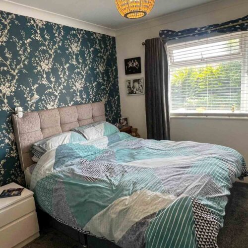Substantial Family Home with Flats, Bungalow & Income Potential