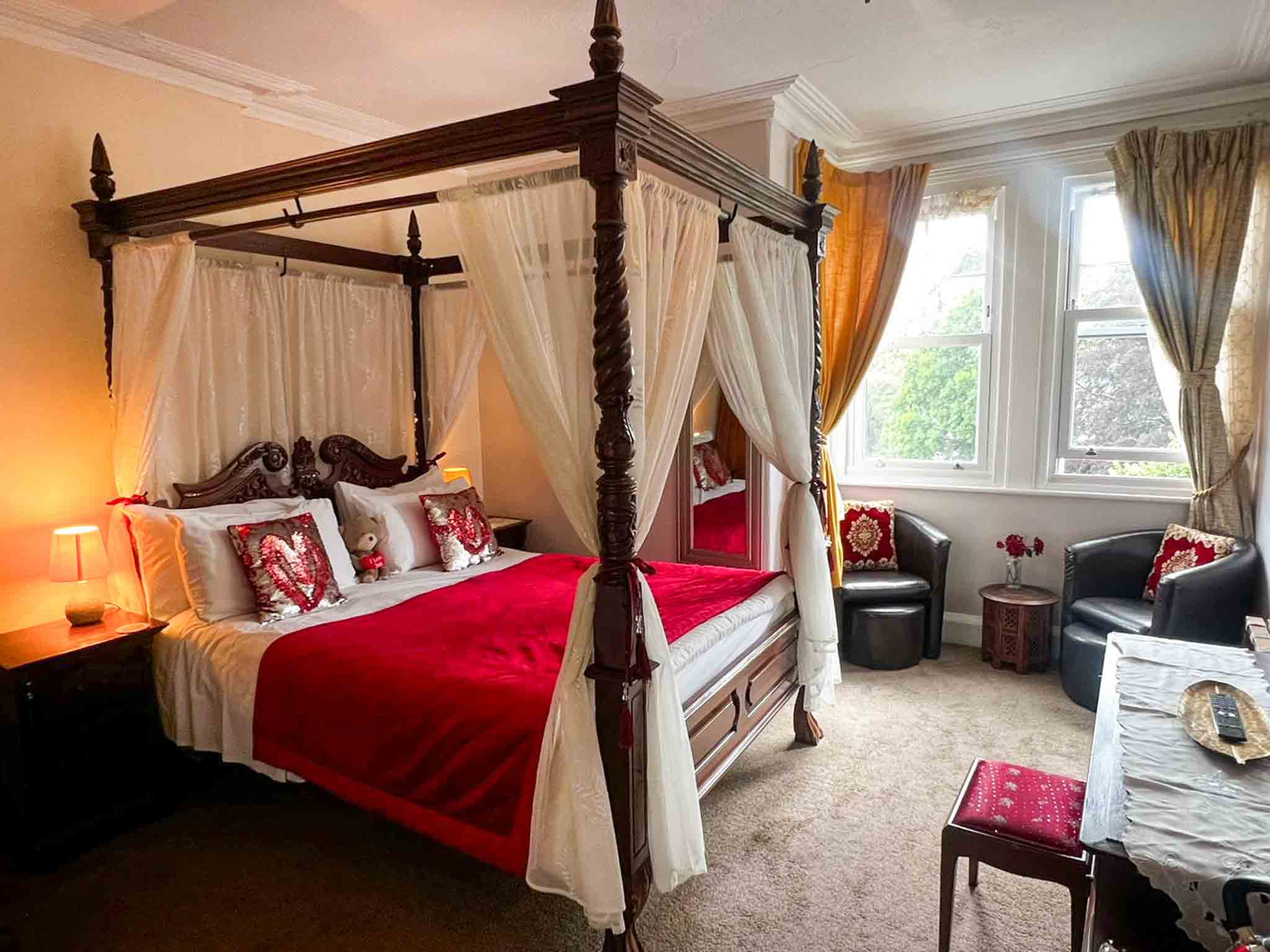 Thriving 9 En-Suite Guest House Near Torquay Marina