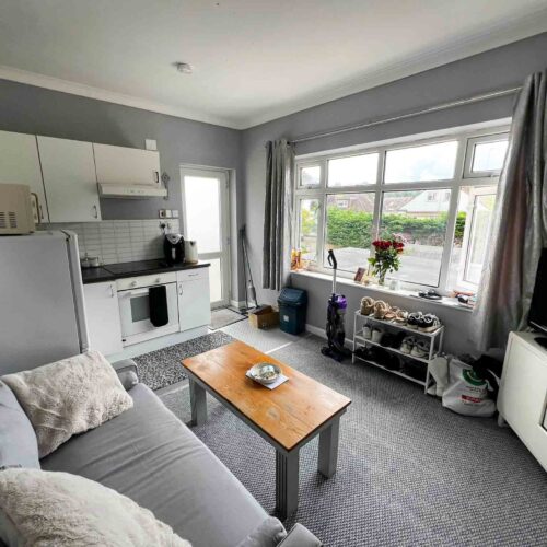 Substantial Family Home with Flats, Bungalow & Income Potential