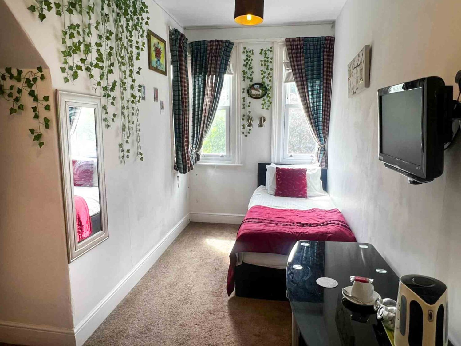 Thriving 9 En-Suite Guest House Near Torquay Marina