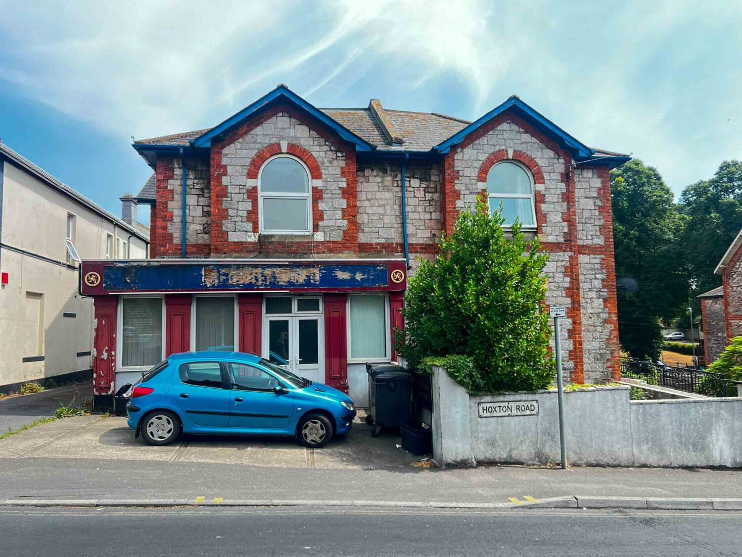 A well-positioned mixed-use property in the heart of Ellacombe