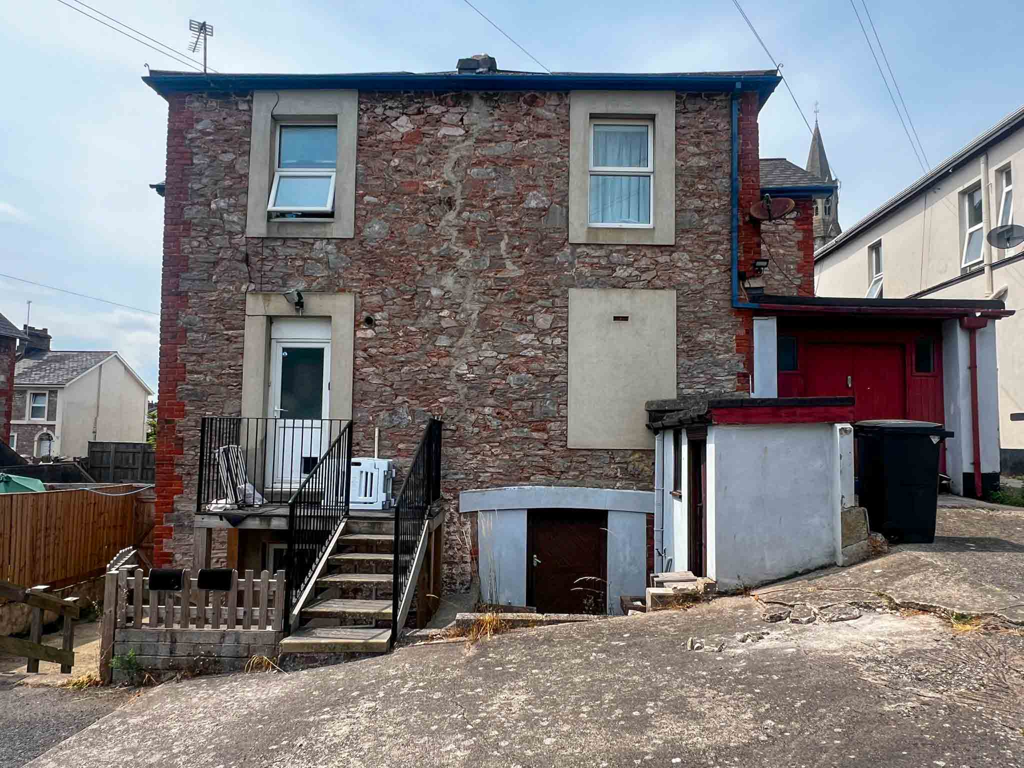 A well-positioned mixed-use property in the heart of Ellacombe