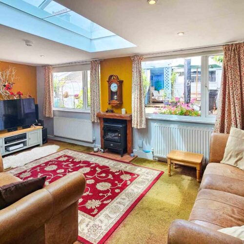 A Beautifully Presented 7 En-Suite Bedroom Guest House