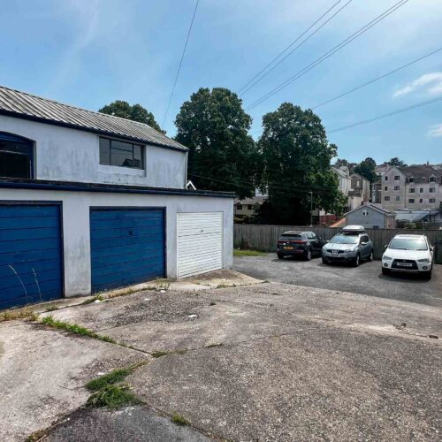 A well-positioned mixed-use property in the heart of Ellacombe