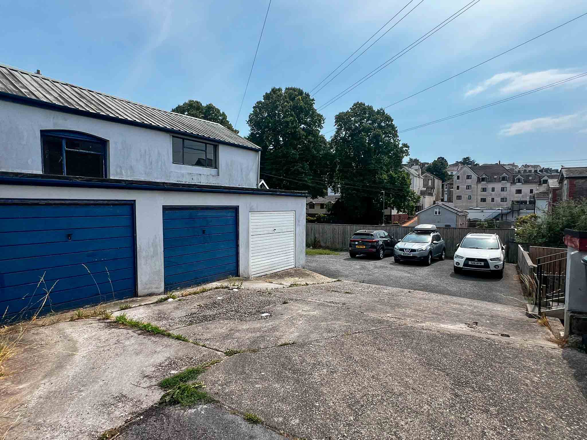 A well-positioned mixed-use property in the heart of Ellacombe
