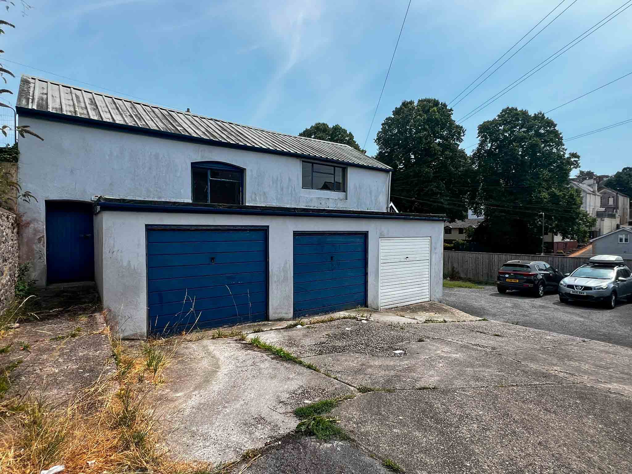 A well-positioned mixed-use property in the heart of Ellacombe