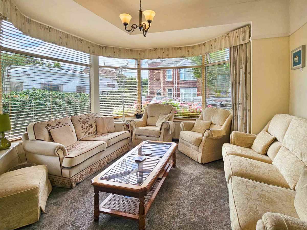 A Beautifully Presented 7 En-Suite Bedroom Guest House