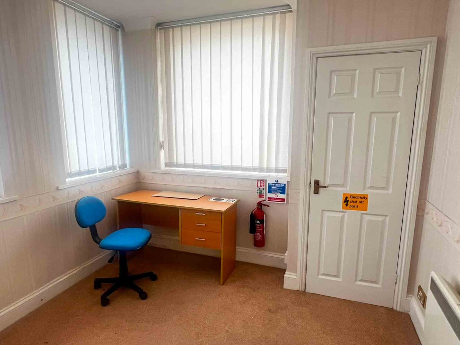 A well-positioned mixed-use property in the heart of Ellacombe