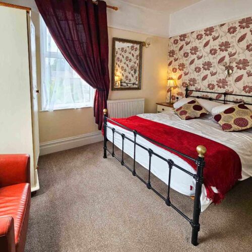 A Beautifully Presented 7 En-Suite Bedroom Guest House