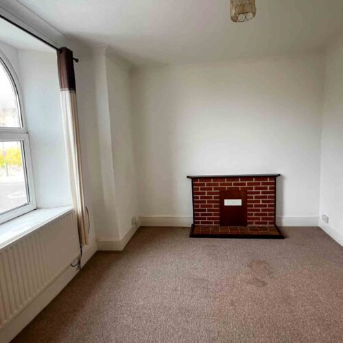 A well-positioned mixed-use property in the heart of Ellacombe