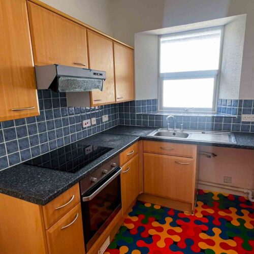 A well-positioned mixed-use property in the heart of Ellacombe