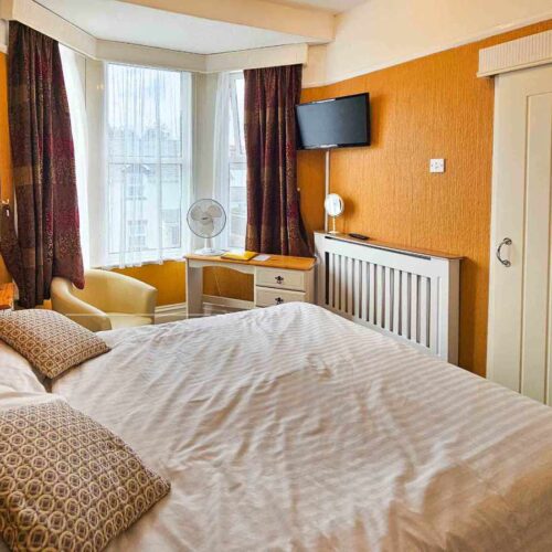 A Beautifully Presented 7 En-Suite Bedroom Guest House