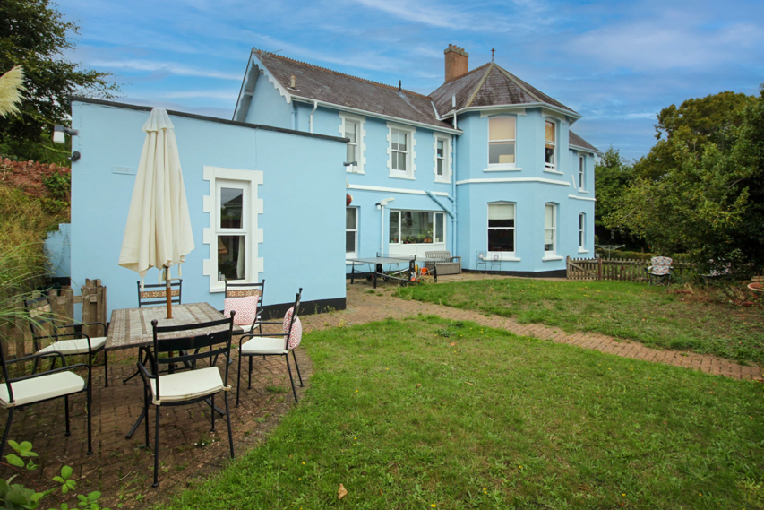 Family Home – Home with Income – Home with Granny Annexe