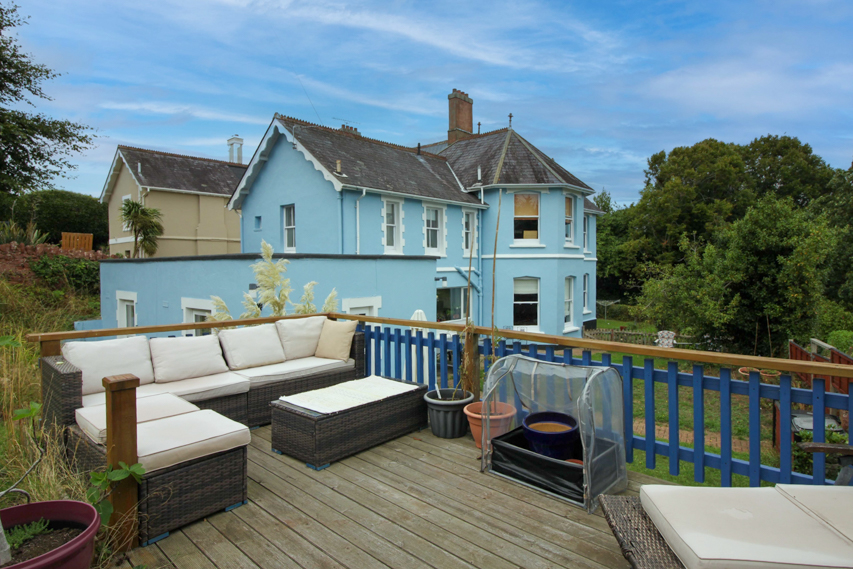 Family Home – Home with Income – Home with Granny Annexe