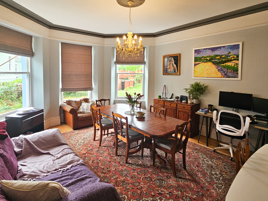 Family Home – Home with Income – Home with Granny Annexe