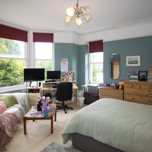 Family Home – Home with Income – Home with Granny Annexe